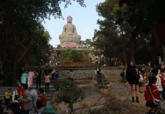 Free tours take visitors to famous landmarks in Bac Ninh province